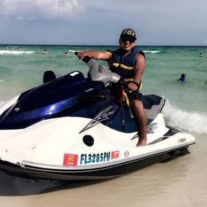 Meet your Posher, Gustavo